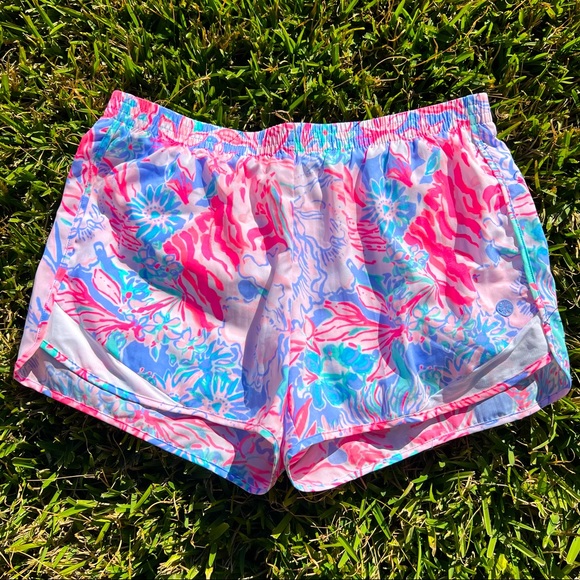 Lilly Pulitzer Pants - Lilly Pulitzer Luxletic 4” Ocean Trail shorts